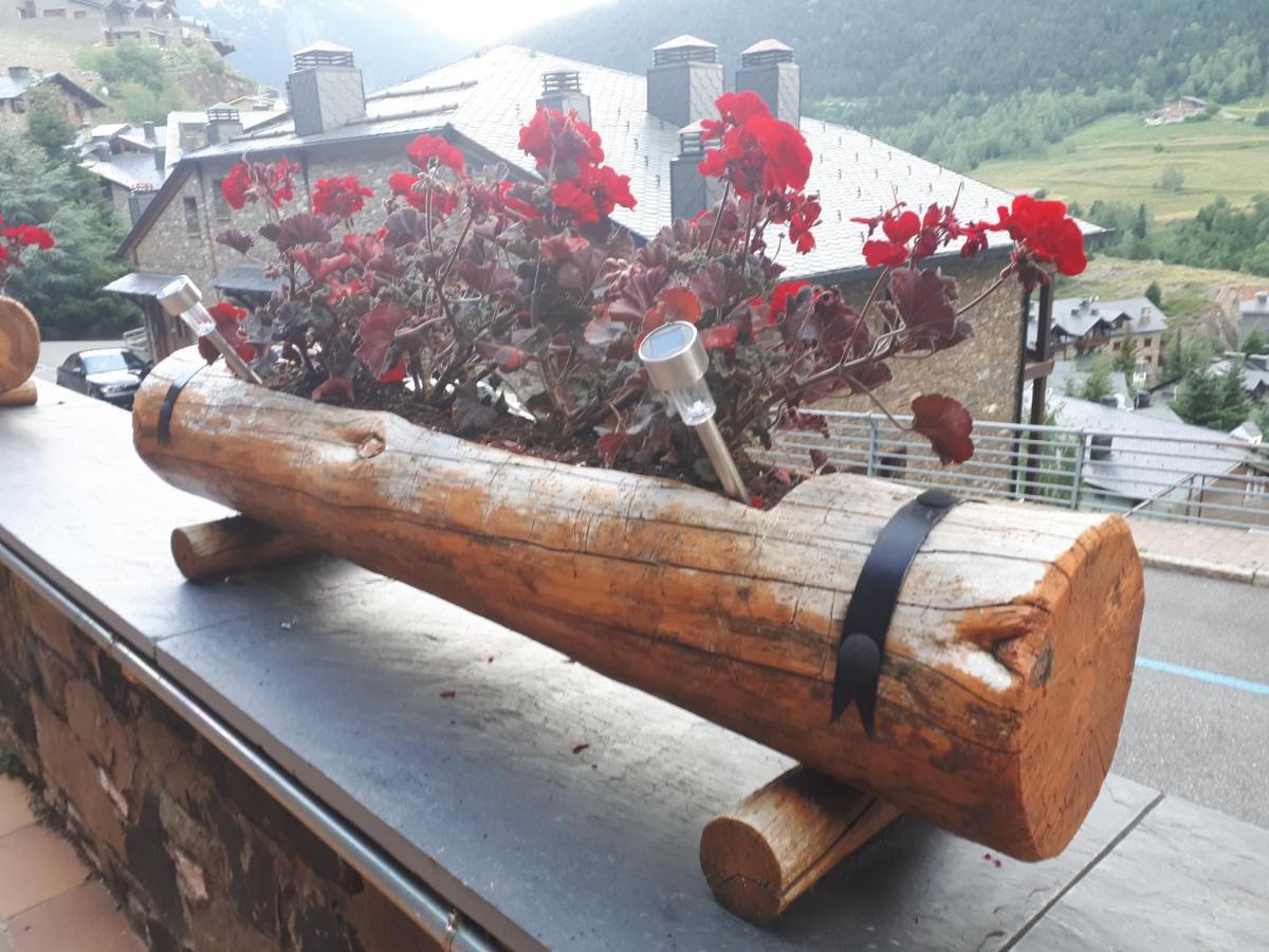 Una Terraza Con Encanto El Tarter Bagian luar foto
